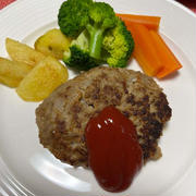 ハンバーグの夕飯☆今日は汗だくな一日（ ;  ; ）