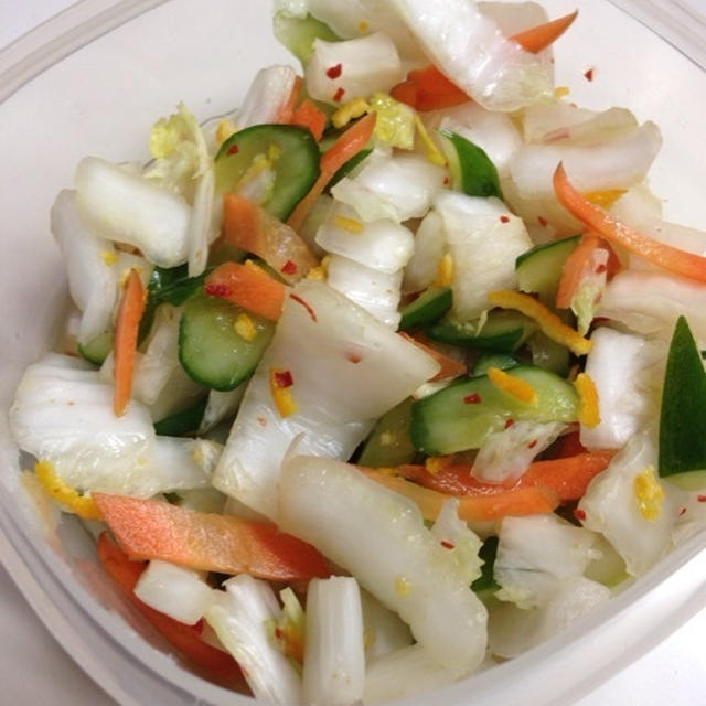 ミカン皮入り半端野菜の一夜漬け♪