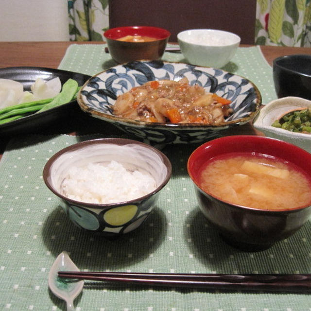 和風麻婆里芋と蒸し野菜の夕食