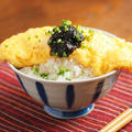 チーズオムレツ丼、海苔の佃煮添え、朝の賄い！チーズオムレツとご飯、海苔の佃煮が合う