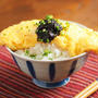 チーズオムレツ丼、海苔の佃煮添え、朝の賄い！チーズオムレツとご飯、海苔の佃煮が合う