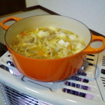 もつ煮＜煮込み中＞