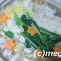 夕食はミツカン〆まで美味し地鶏昆布だし鍋―スープでお鍋　〆のだし汁の茶漬けが美味しいんです。