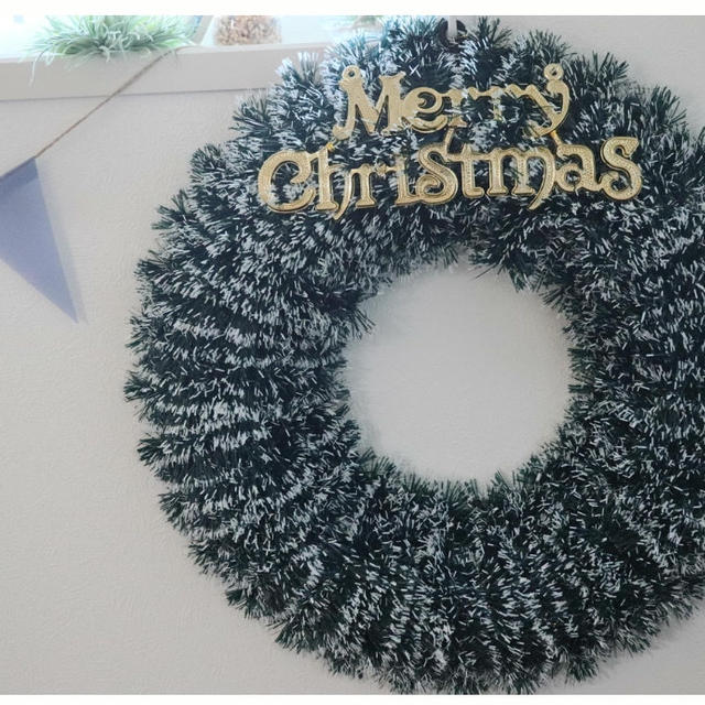 驚きの44cm！ビックサイズのクリスマスリースがダイソーなら300円！
