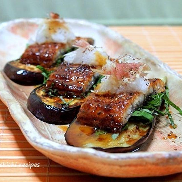 おもてなしに「茄子のソテー鰻の蒲焼きのせ」＆「マルちゃんソース焼きそば（３人前）」