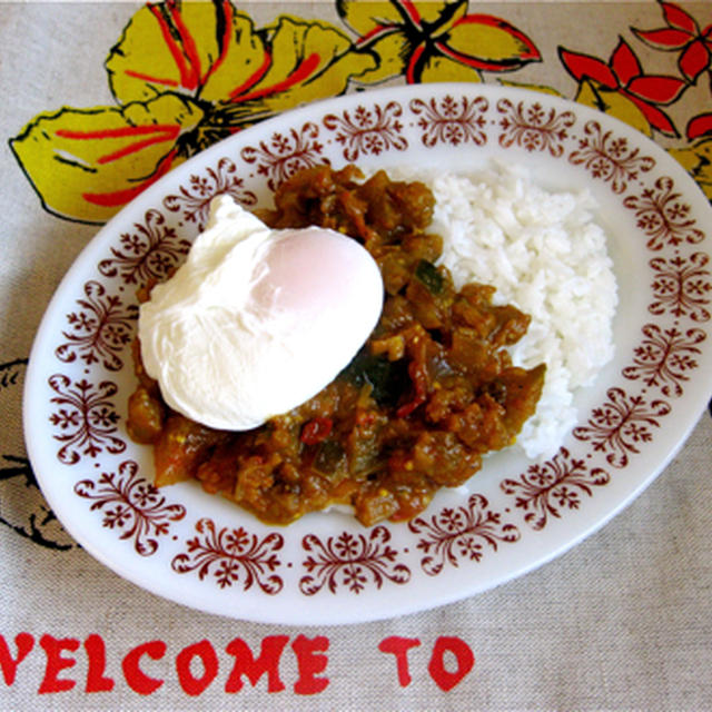 ナスとトマトのカレー。