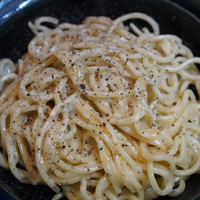 カラヒグ麺で作る、ワインのつまみの、ゴルゴンゾーラクリームパスタ