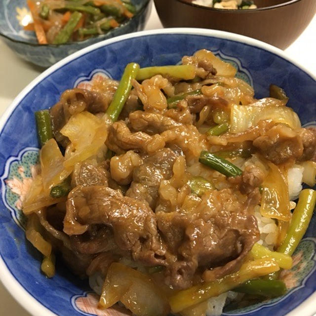 牛バラ炒め丼❣️になった〜☆