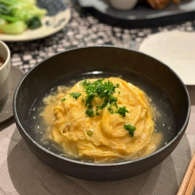 ドレスたまごの天津飯と豚肉大根春巻きとかの夜ごはん