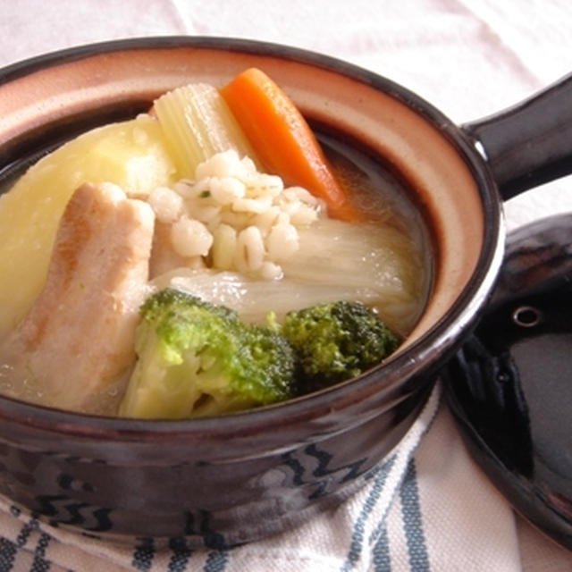 【冬の漢汁祭】具が大きい！押し麦入りスープ。