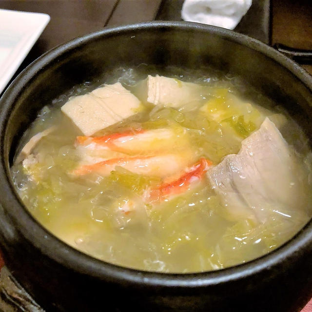 西麻布「調鼎」台湾でも大人気「酸菜白肉鍋」、実は中国東北地方の郷土料理。
