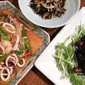 今夜はちょっとアジア味：イカと白菜のタイ風炒め、きのこの山椒ニンニク炒め、蓮根ひじきサラダ