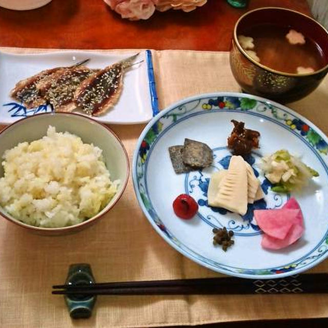 気に入った玉露玄米茶葉で炊く『茶飯』 に、お漬物を用意していただきます♪