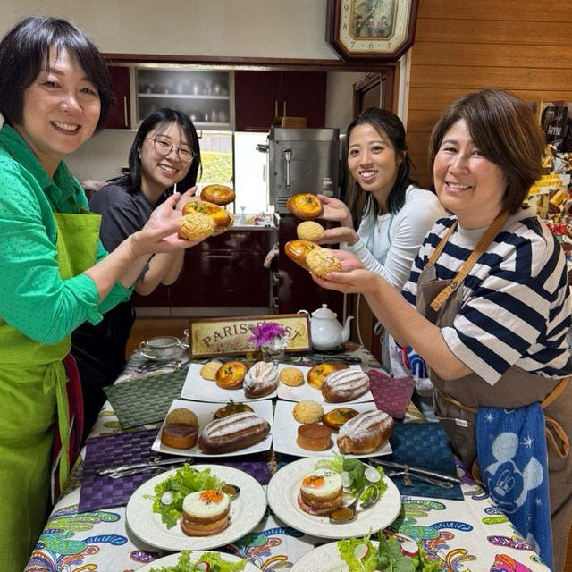 ☆クロックマダム☆4人のマダムが作ります‼︎感動のスタンディングオベーション☆