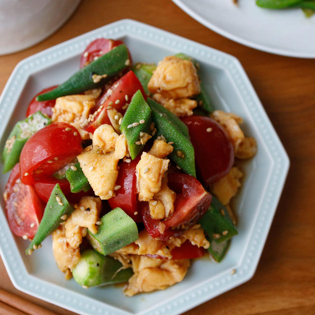 【レシピ】10分で完成！『トマトとオクラと卵の中華風サラダ』