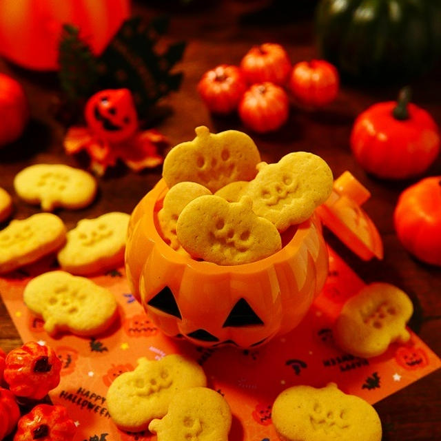 かぼちゃとカルダモンの相性は抜群 100均のクッキー型抜きでデコする技術やキャラクター を作るテクニックがなくても簡単お手軽にハロウィンが楽しめちゃう カルダモン香る ジャックランタンかぼちゃクッキー レシピ 1749 スパイス大使 By Nob さん