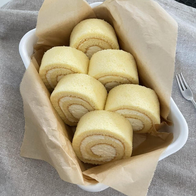 卵２個でロールケーキ作り♡ゆきらいんさんレシピでロールケーキ焼きました！