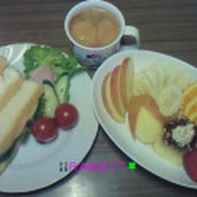 Good－morning ラビっ子のミックスサンドイッチ＆フルーツ盛りもりプリンアラモード＆野菜
