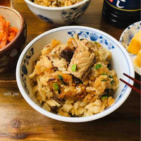 八方だしで簡単♡鯖缶と香味野菜の炊き込みごはん。