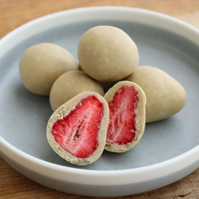 【無印おすすめお菓子】アールグレイチョコがけいちごと生クリームケーキ