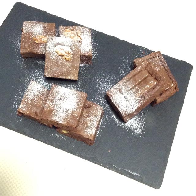 【手作りお菓子】リクエストでブラウニー3種☆一度に色々トッピングで楽しんじゃうので3種