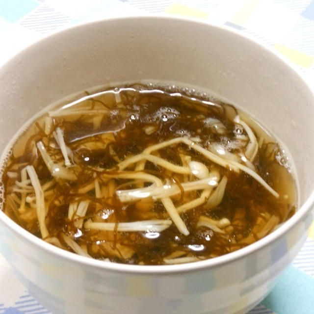 疲労回復メニューはお酢！パックで簡単＆節約メニューもずく酢とえのきのさっぱりスープ。