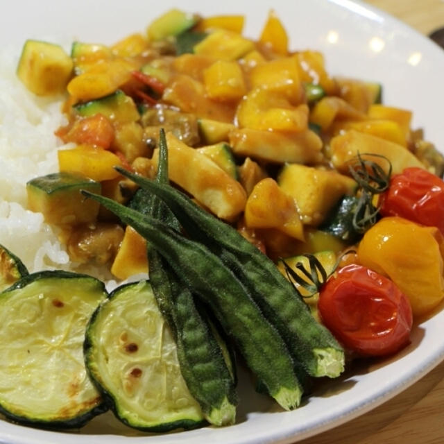 煮込まず簡単！夏野菜で♪シーフードカレー