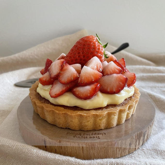 リッチカスタードクリームたっぷり♥いちご盛り盛り🍓いちごカスタードタルト作りました♥