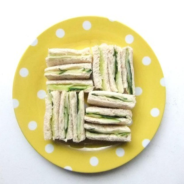 キュウリのフィンガーサントイッチ【Cucumber Finger Sandwiches】1