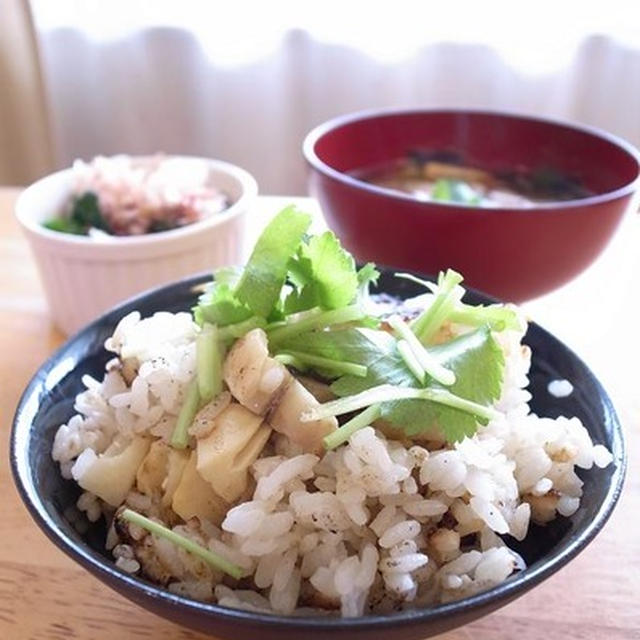 春は筍。だから、筍の炊き込みごはん。今年も季節の炊き込みごはんを作ろうと。