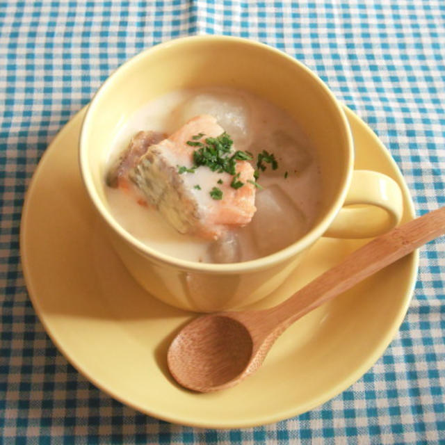 秋鮭と大根のゴマ風味クリームシチュー★祖父セレクトマグカップ(おハレンチでごめんなさい)