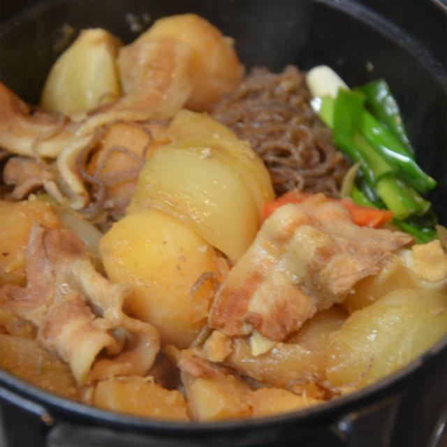 ストウブで「肉じゃが」とおうちユッケ
