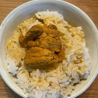 蒸しウニのせ卵かけごはん