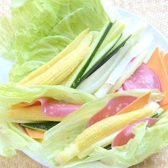 旬のベビーコーンを味わう〜ボリュームたっぷり！レタスまきまき〜手巻きサラダ。