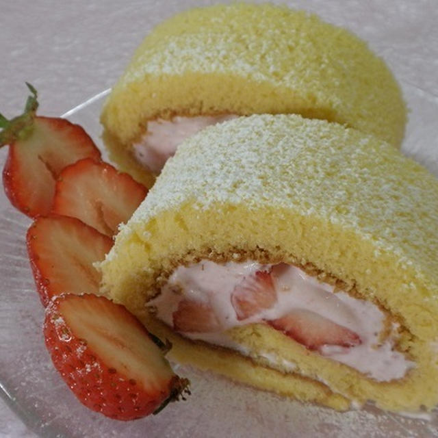 お菓子レシピ『　いちごクリームのロールケーキ　』