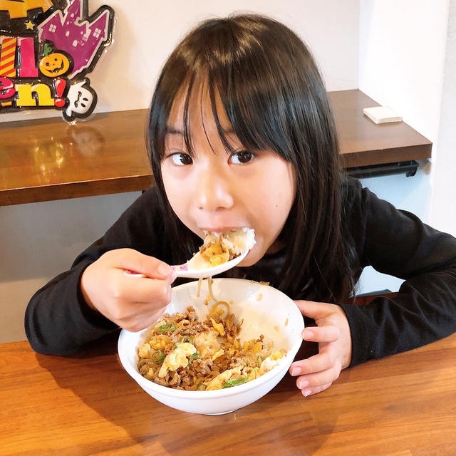 ひき肉卵もやし丼です！！