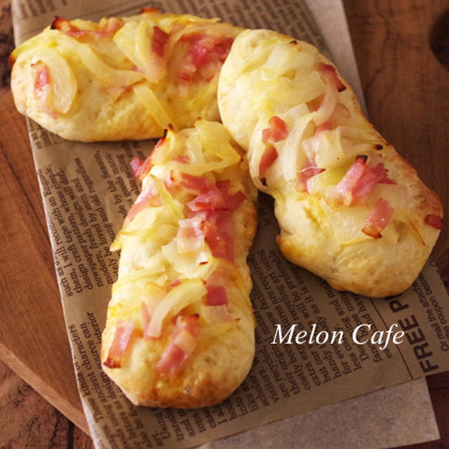 【簡単レシピ】ホットケーキミックスで簡単パン☆「甘くて満足♪たまねぎベーコンの簡単おそうざいパン」
