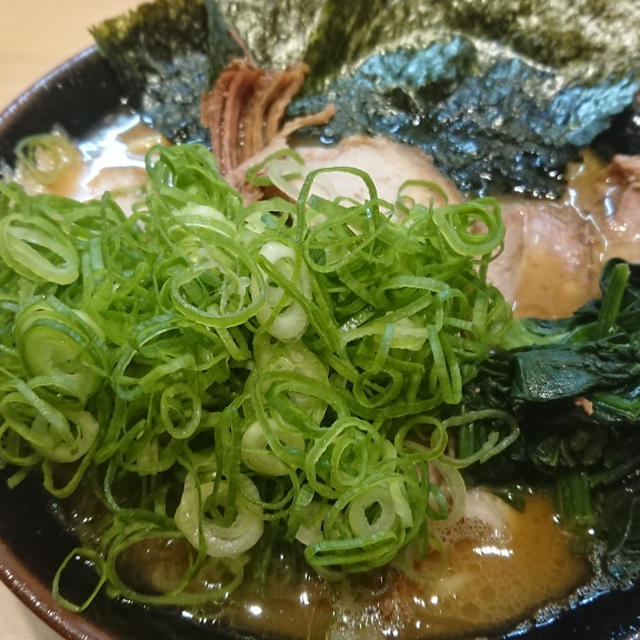 池袋・皇綱家、パンチの強い家系ラーメン