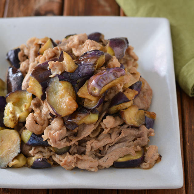 豚肉となすのオイスター風味香味炒め。【ごはんがすすむ・蒸し焼きなすがいい仕事・フライパンメイン】のごはんの日。