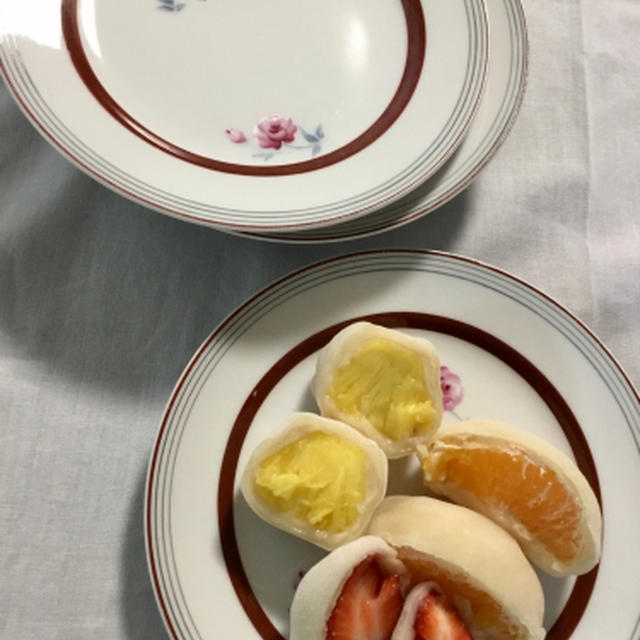 昭和なお皿とフルーツ大福