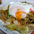 夜食♡ＯＮ玉焼きそば♪