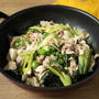 小松菜と豚肉の生姜こうじ蒸しの常備菜レシピ。野菜がたっぷり食べられる作り置き。