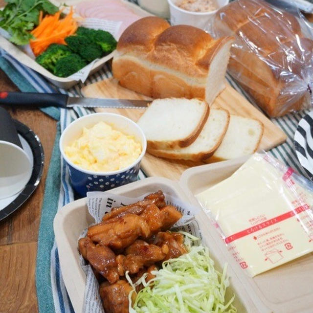 ミニ山食パンで、セルフサンドイッチのお弁当。
