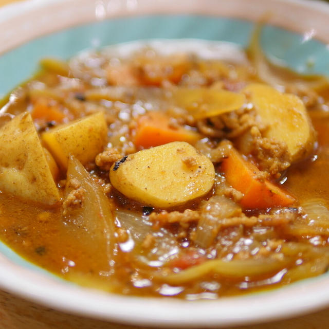 【レシピ】みじん切りとくし形切り玉ねぎたっぷりがポイント。挽肉カレー。食べ過ぎてしまうけど「カレーに罪は無い」