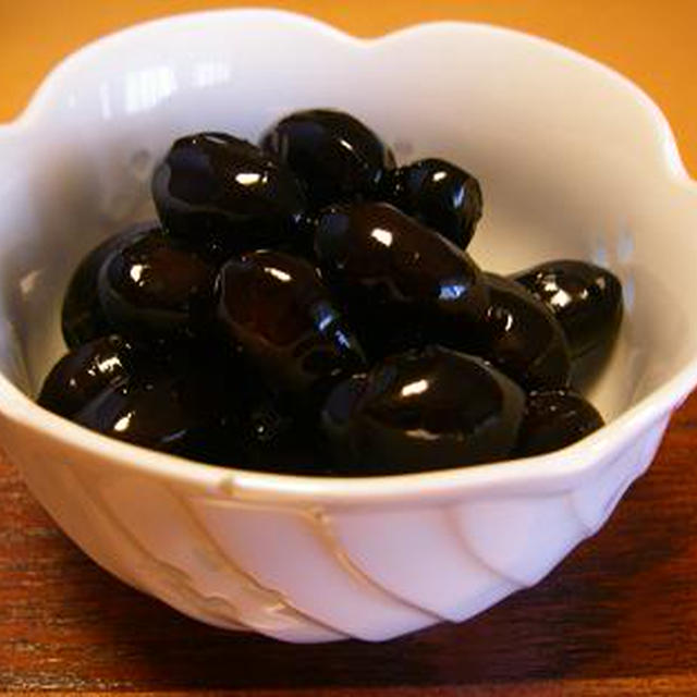 黒豆を煮て、お正月準備