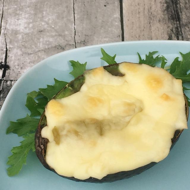 ねりスパイス活用★アボカドわさチーズボート★