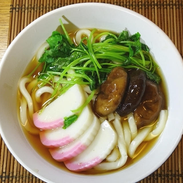 お昼にあんかけうどんじゃ不満かい(＞ω＜)もきゅ～