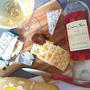 チーズオンザテーブルのチーズ盛り合わせセット【伊・ゴルゴンゾーラピカンテ　チリ・コノスル　貴腐ワイン】