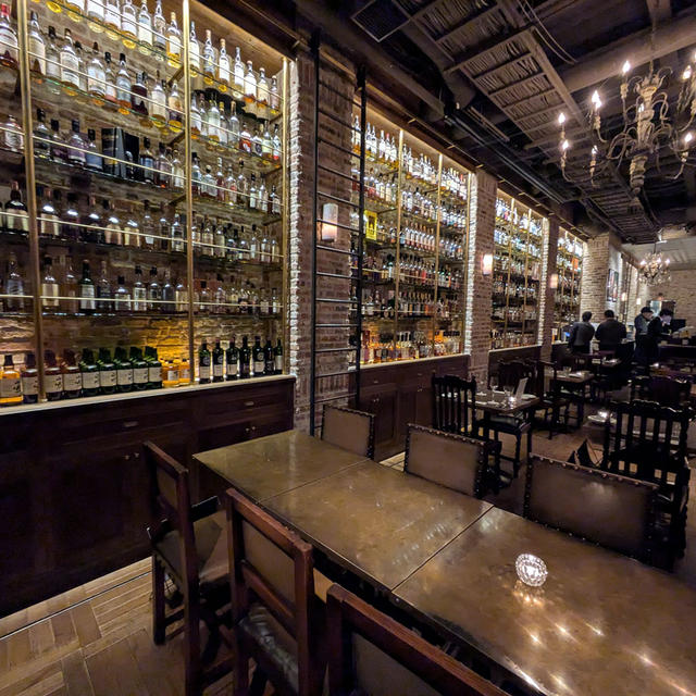 【表参道】ウィスキーだけじゃなくお料理も楽しめる「TOKYO Whisky Library」