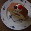 季節のフルーツロールケーキ